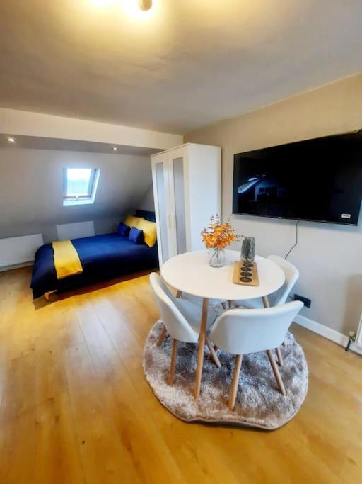 Alross Studio Flat / Private Bathroom London Kültér fotó