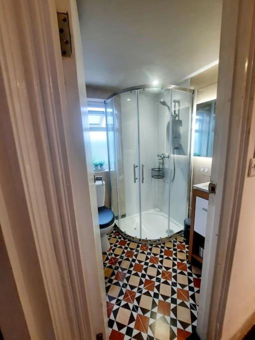 Alross Studio Flat / Private Bathroom London Kültér fotó