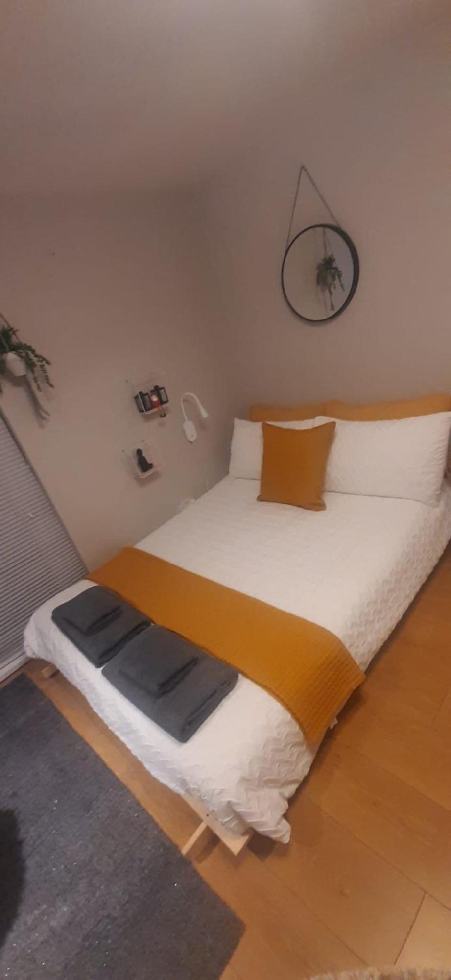 Alross Studio Flat / Private Bathroom London Kültér fotó