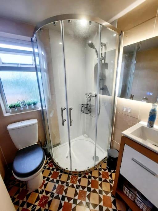 Alross Studio Flat / Private Bathroom London Kültér fotó